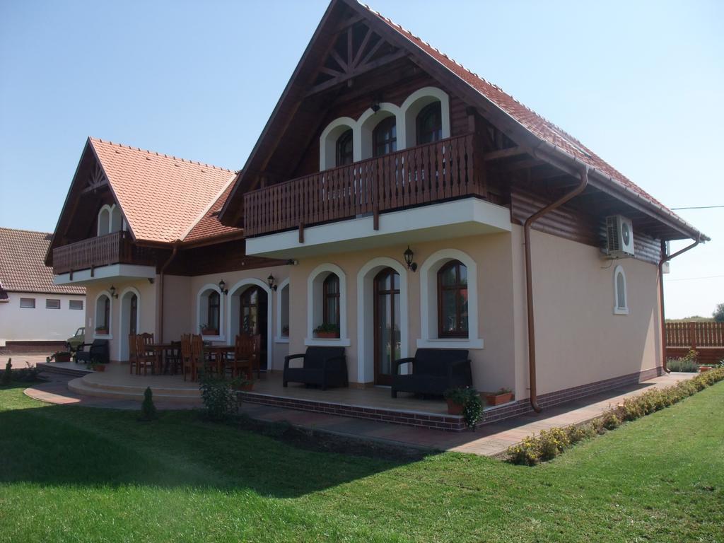 Sovirag Vendeghaz Hotel Hortobágy Екстериор снимка