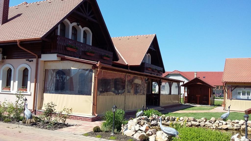 Sovirag Vendeghaz Hotel Hortobágy Екстериор снимка